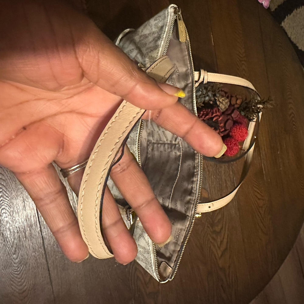 Mk purse - Picture 4 of 8